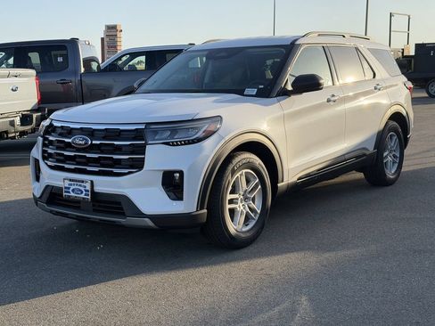New 2026 Ford Explorer Active w/ Active Comfort Package RWD image 4