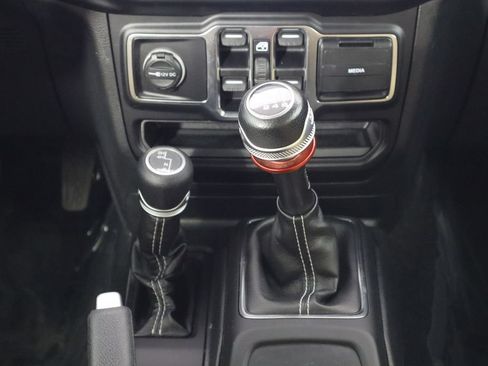 Used 2021 Jeep Gladiator Overland w/ LED Lighting Group AWD/4WD image 27