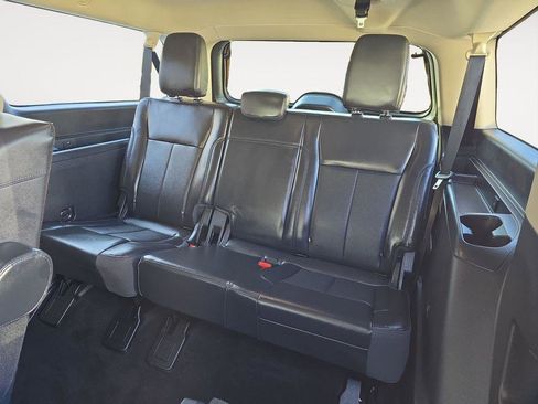 Used 2022 Ford Expedition Max XLT image 6