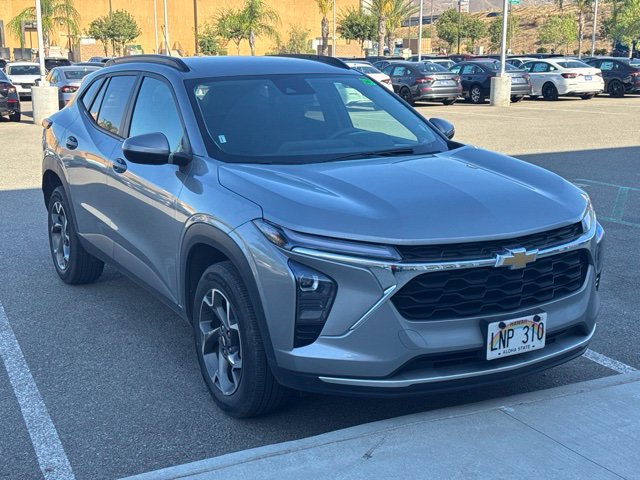Used 2024 Chevrolet Trax LT FWD image 1