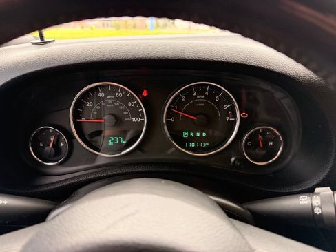 Used 2015 Jeep Wrangler Unlimited Sport w/ Quick Order Package 24S AWD/4WD image 17