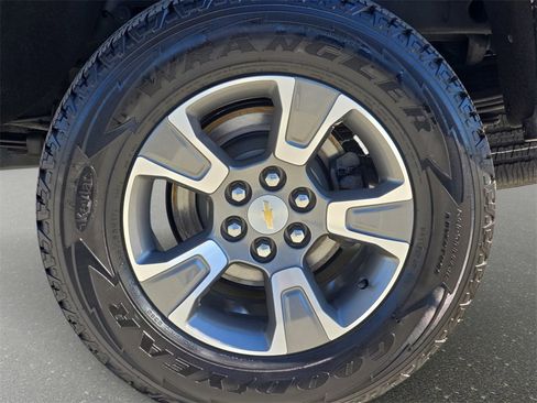 Used 2017 Chevrolet Colorado Z71 image 34