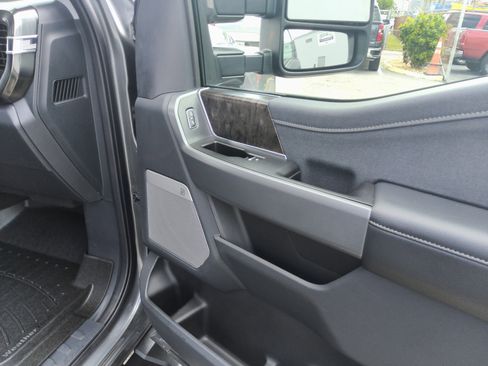 Used 2024 Ford F350 Lariat w/ Black Appearance Package image 24