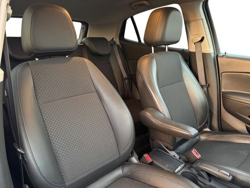 Used 2022 Buick Encore Preferred w/ Safety Package image 18