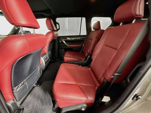 Used 2023 Lexus GX 460 Luxury w/ Sport Design Package AWD/4WD image 20