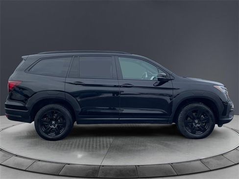 Certified 2022 Honda Pilot TrailSport image 6