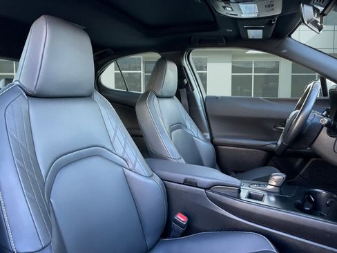 Certified 2025 Lexus UX 300h FWD image 30