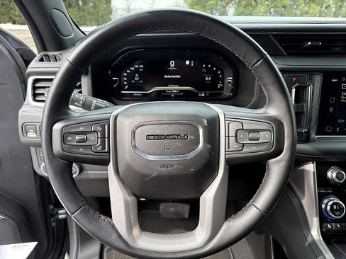Used 2023 GMC Yukon Denali image 13