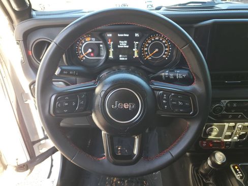 Used 2024 Jeep Wrangler Unlimited Rubicon AWD/4WD image 19