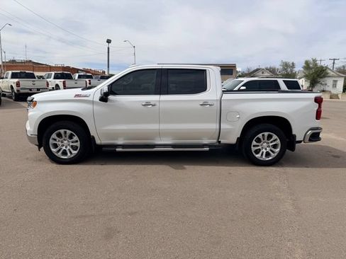 Used 2022 Chevrolet Silverado 1500 LTZ w/ Z71 Off-Road Package AWD/4WD image 6