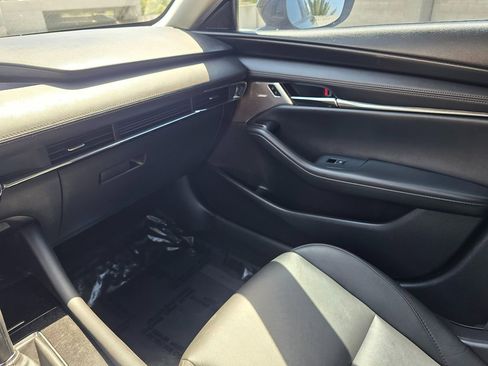 Used 2019 MAZDA MAZDA3 Sedan w/ Preferred Package FWD image 34