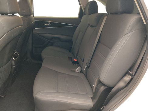 Used 2020 Kia Sorento LX w/ LX I4 Convenience Package FWD image 18