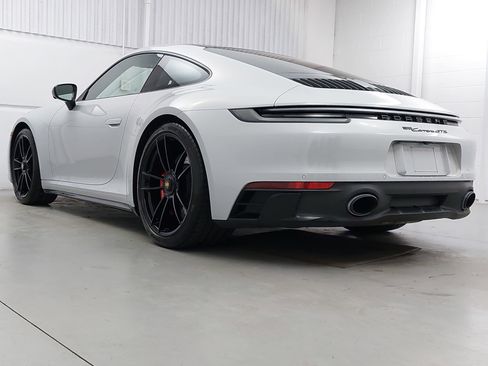 Certified 2024 Porsche 911 Carrera GTS image 3