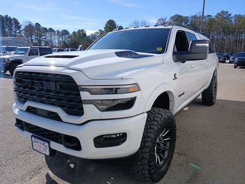 Used 2025 RAM 3500 Limited image 17