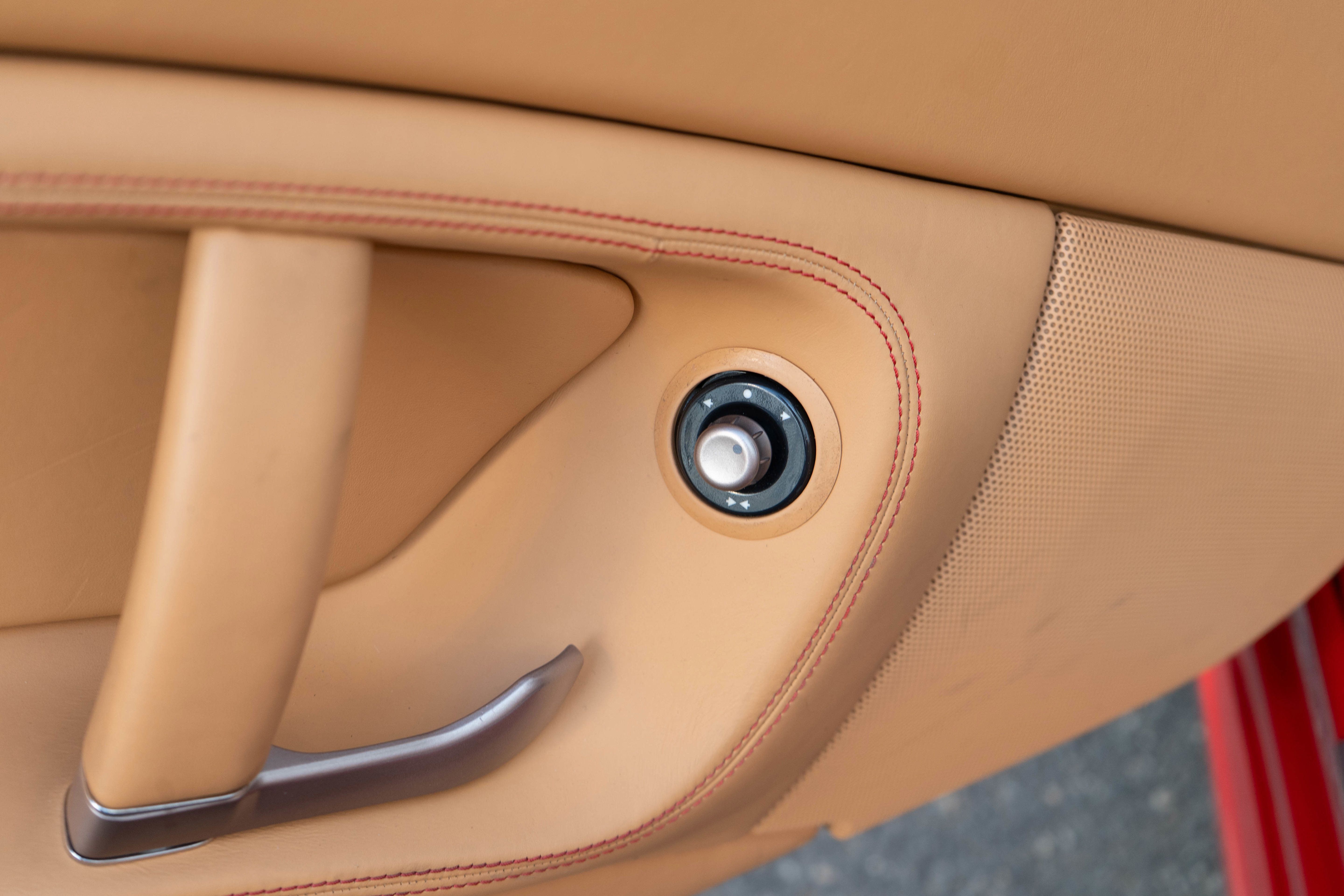 Used 2010 Ferrari California RWD image 13