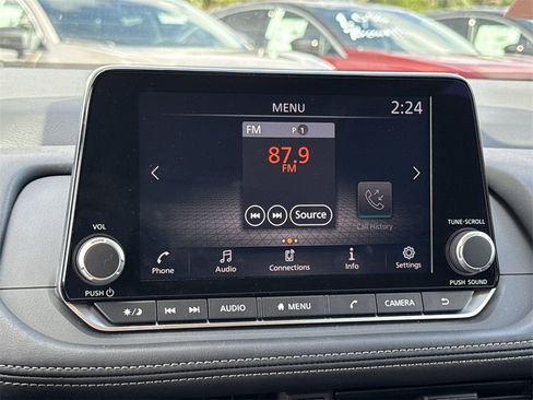 Certified 2025 Nissan Rogue S image 31