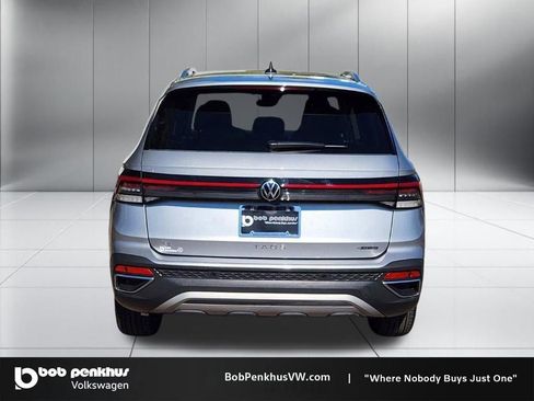 Used 2025 Volkswagen Taos SE image 28