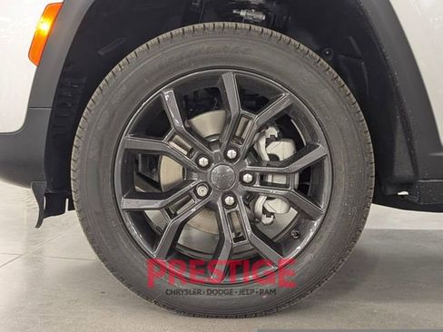 New 2025 Jeep Grand Cherokee Limited image 33