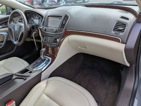 Certified 2017 Buick Regal Sport Touring FWD image 29