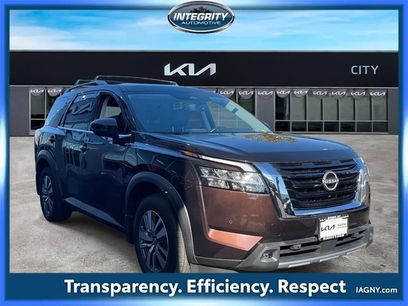 Used 2022 Nissan Pathfinder SL w/ Cargo Package