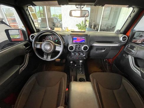 Used 2014 Jeep Wrangler Unlimited Sahara w/ Max Tow Package AWD/4WD image 20