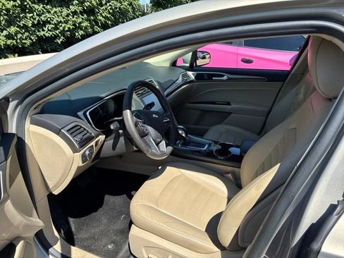 Used 2016 Ford Fusion SE w/ Equipment Group 202A FWD image 5