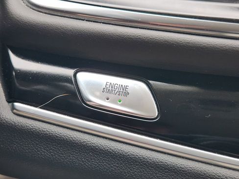 Used 2022 Buick Enclave Avenir w/ Avenir Technology Package FWD image 21