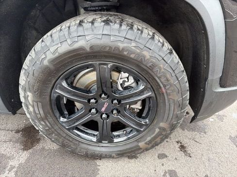 Used 2023 GMC Acadia AT4 w/ Technology Package image 5