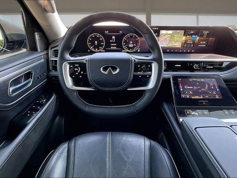 Used 2025 INFINITI QX80 Sensory AWD/4WD image 5