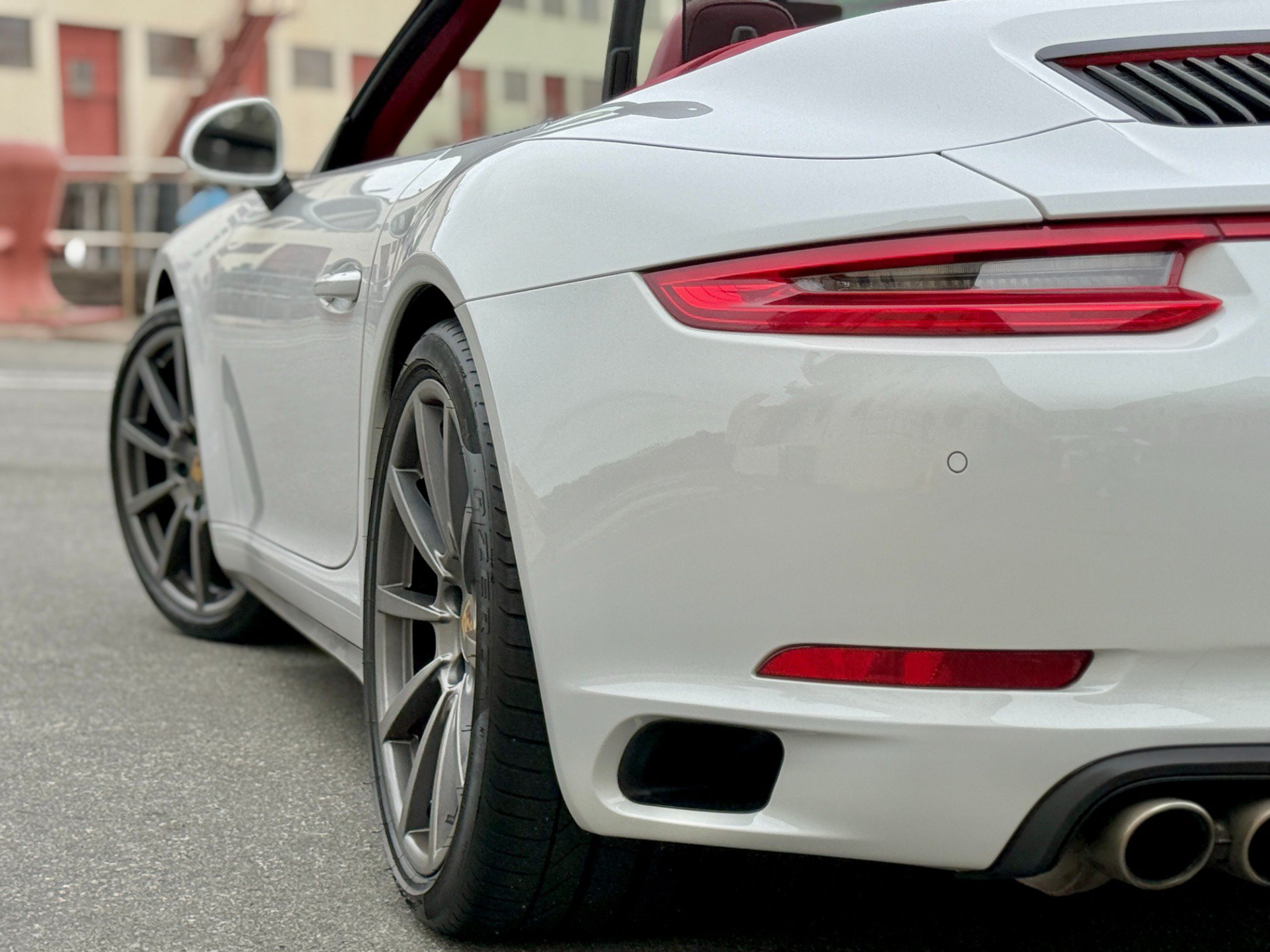Used 2019 Porsche 911 Carrera 4S AWD/4WD image 32
