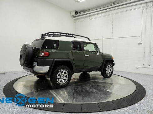 Used 2014 Toyota FJ Cruiser 4WD image 29