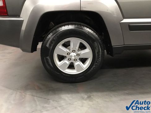 Used 2012 Jeep Liberty Sport image 27
