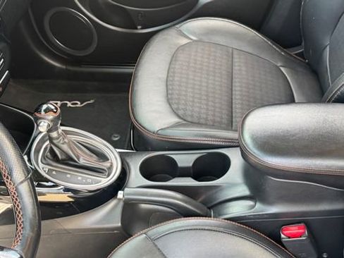 Used 2018 Kia Soul ! FWD image 34