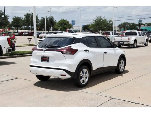 Used 2025 Nissan Kicks Play S FWD image 6