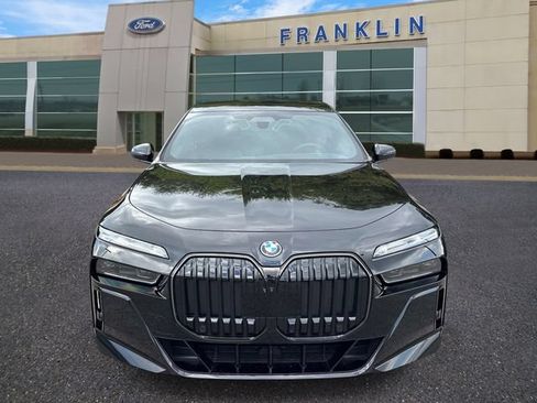 Used 2024 BMW i7 eDrive50 w/ M Sport Package RWD image 2
