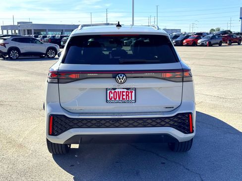 Used 2026 Volkswagen Tiguan SEL R-Line image 8