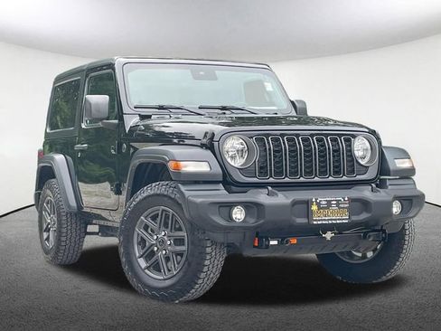 Used 2024 Jeep Wrangler Sport AWD/4WD image 2