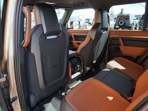 New 2026 Land Rover Defender 110 OCTA AWD/4WD image 35