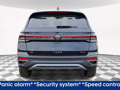 Certified 2025 Volkswagen Taos SE image 12