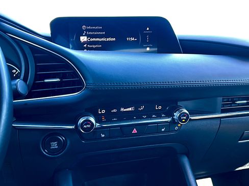 Used 2024 MAZDA MAZDA3 s image 31