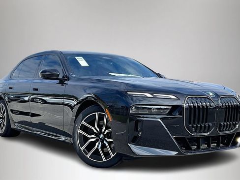 New 2026 BMW 740i w/ Premium Package RWD image 1