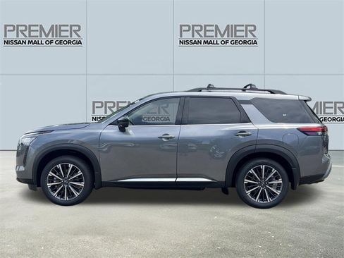 New 2026 Nissan Pathfinder Platinum FWD image 24