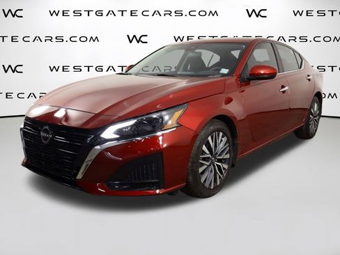 Used 2023 Nissan Altima 2.5 SV image 1