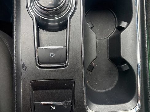 Used 2019 Ford Fusion SE FWD image 25