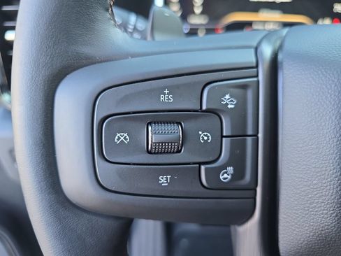 Used 2024 GMC Sierra 1500 AT4 w/ Technology Package AWD/4WD image 17