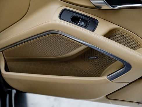 Used 2015 Porsche 911 Carrera S image 76