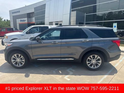 Used 2023 Ford Explorer XLT w/ Equipment Group 202A AWD/4WD image 7