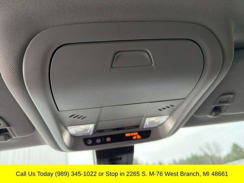 Used 2023 Chevrolet Equinox LT w/ Driver Convenience Package image 21