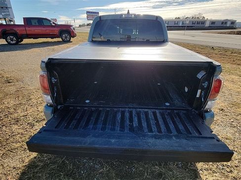 Used 2023 Toyota Tacoma TRD Sport image 27
