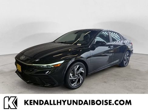 Used 2025 Hyundai Elantra SEL FWD image 1